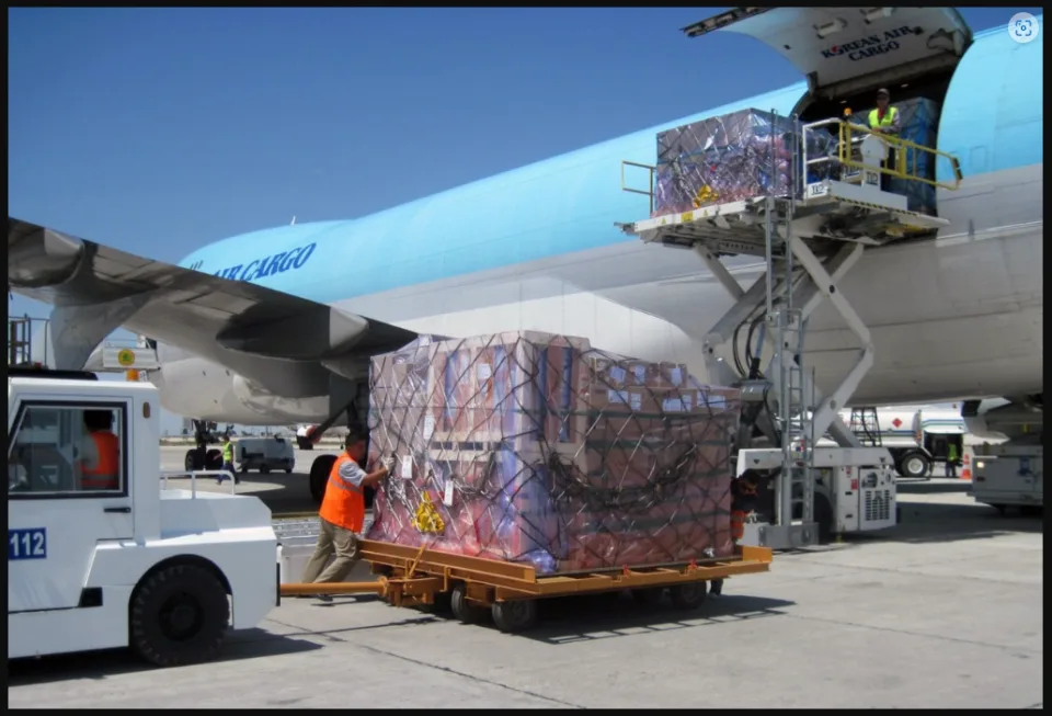 Gửi Hàng Đi Canada Uy Tín, Giá Tốt Năm 2026 | An Tin Phat Express